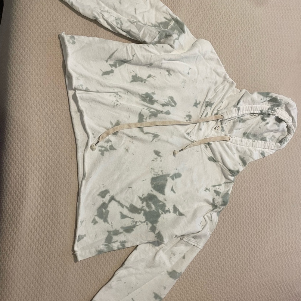 POL brand crop t-shirt/sweatshirt, EUC